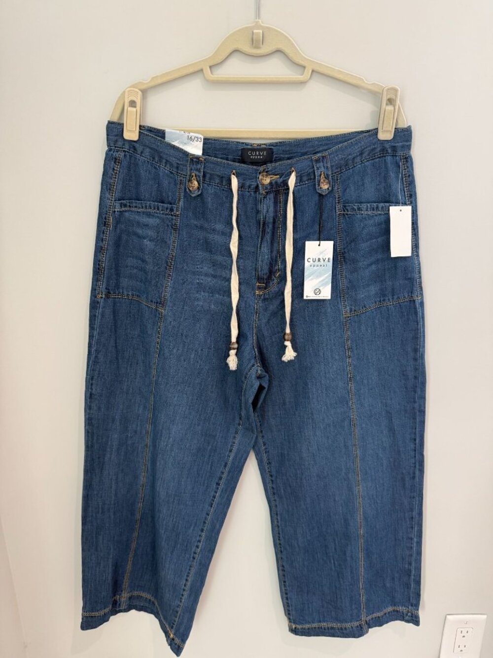 NWT Curve Appeal Women's Blue Denim Drawstring Crop Pants Size 16/33 Hampton